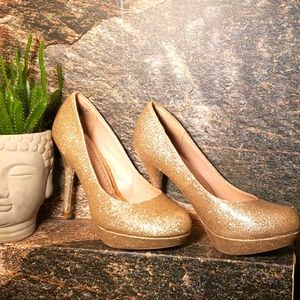 Gold Sparkle Pumps